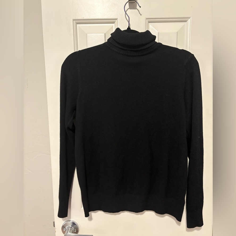 Black turtle neck (bundle item🩵)
